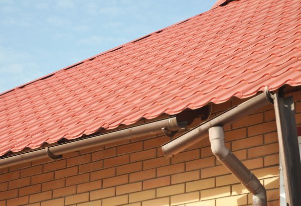 Loose Gutter Repair in Holland