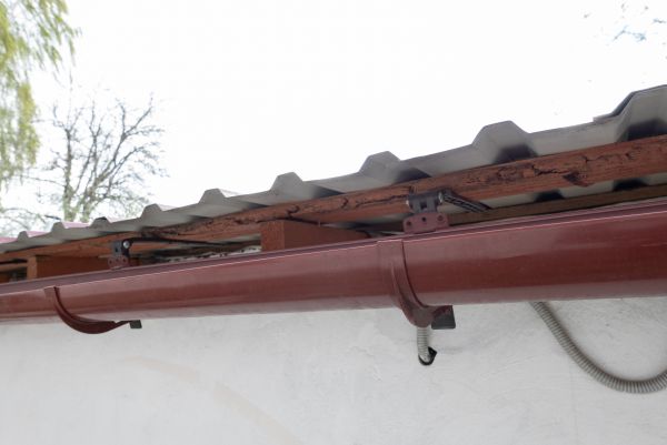 Round Gutters Installation in Holland